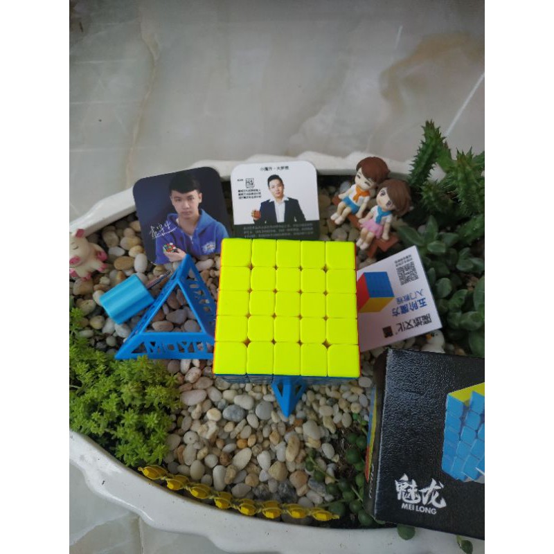 Rubik moyu Meilong 5×5M( hãng sản xuất thiết kế có nam châm sẵn)