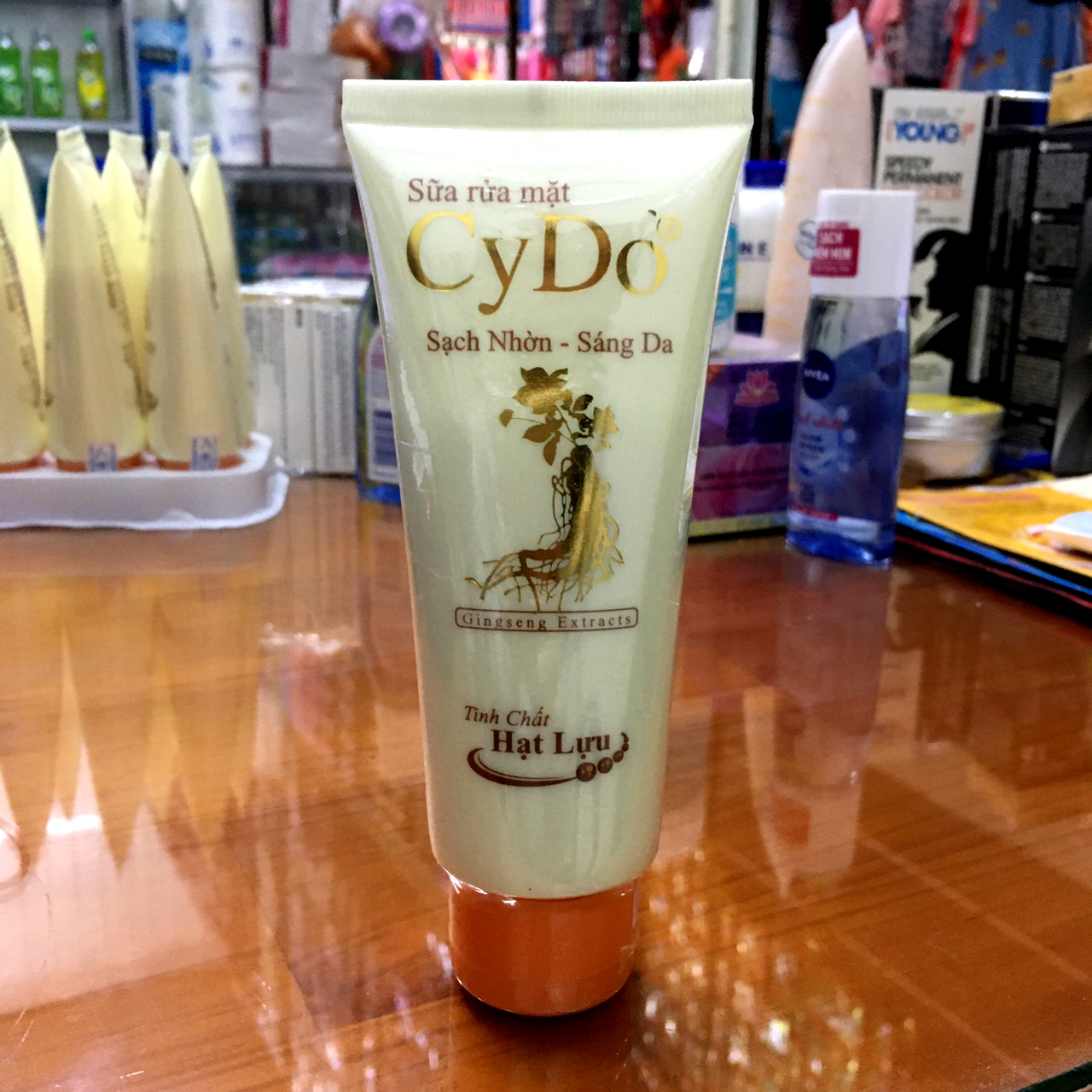 Sửa rửa mặt Cydo sạch nhờn - Sáng da, tinh chất hạt Lựu 100ml