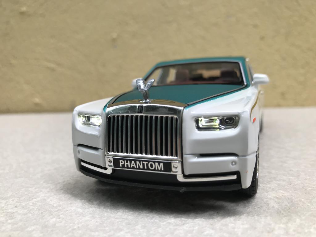 Mô hình xe Ô tô Rolls-Royce Phantom 1:32