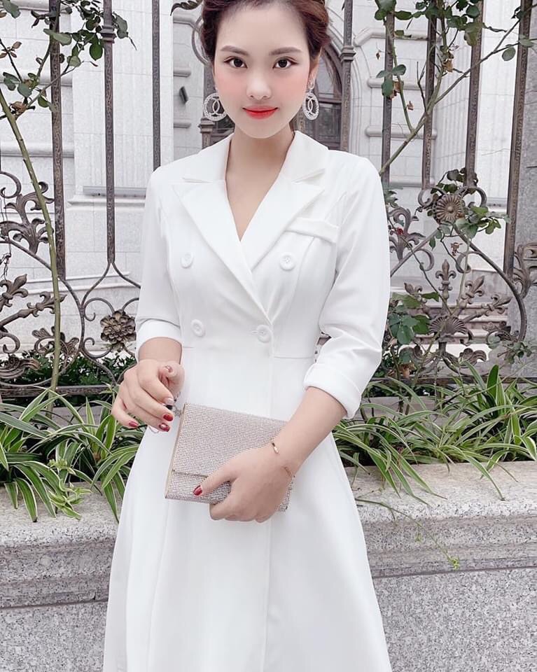 Đầm xoè tay lỡ cổ vét