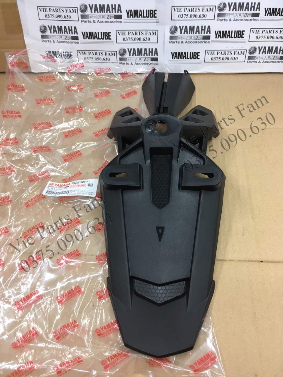 Đuôi biển số (Chắn bùn sau) Exciter 150, hàng din Yamaha mới 100%