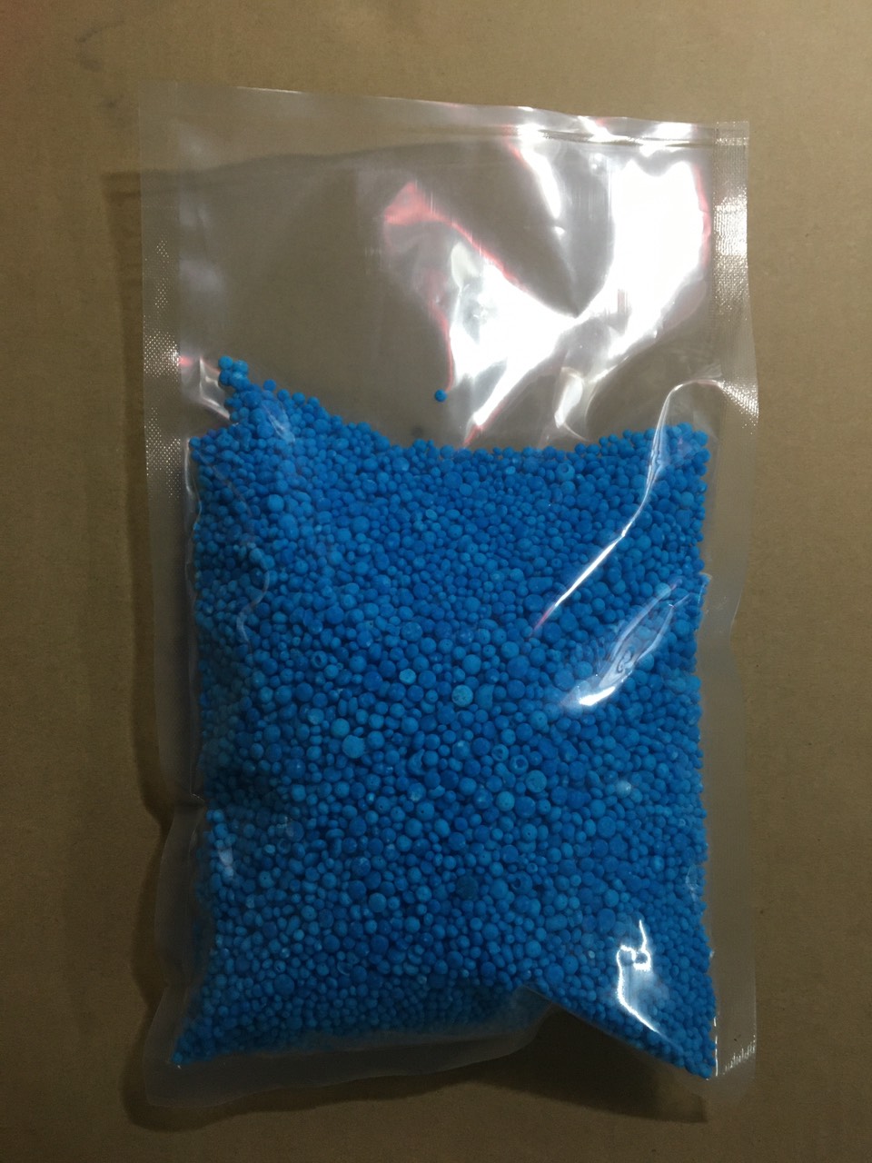 Phân bón npk 30-10-10 +te tan nhanh , gói lẻ 500 gram
