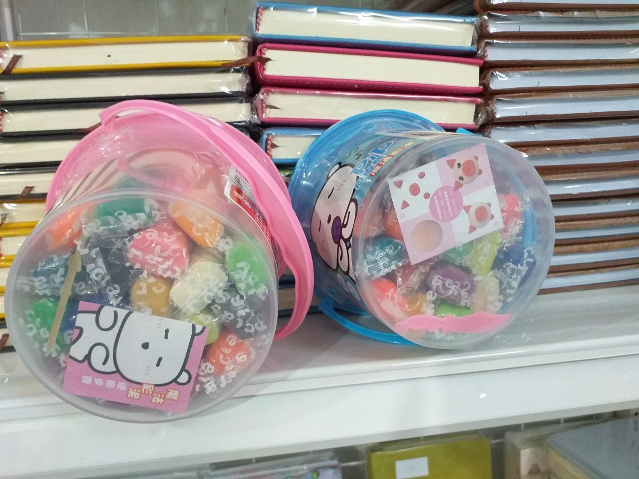 Xô đất nặn 12 màu