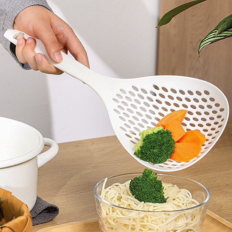 Patching noodles with vermicelli noodles - Large mesh food