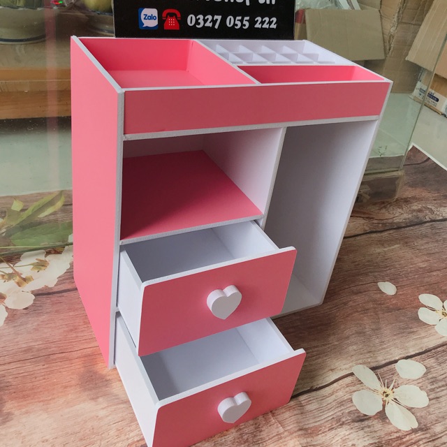 tủ đựng mỹ phẩm mini màu hồng
