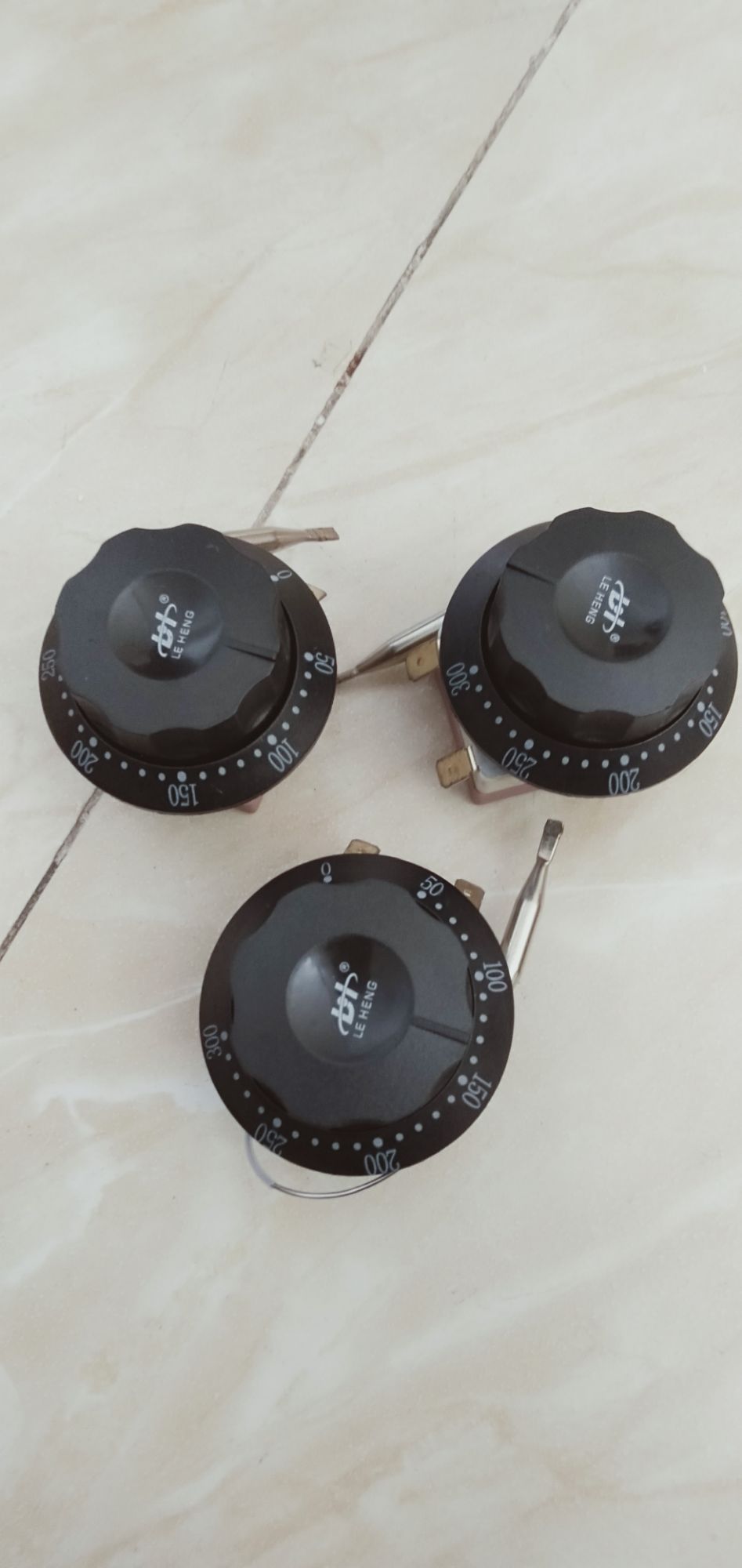 Núm chỉnh nhiệt độ 300