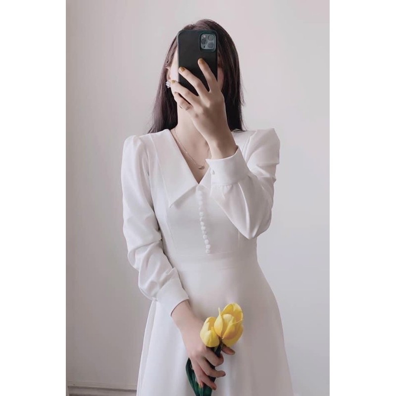 Đầm trắng tay dài nút bọc