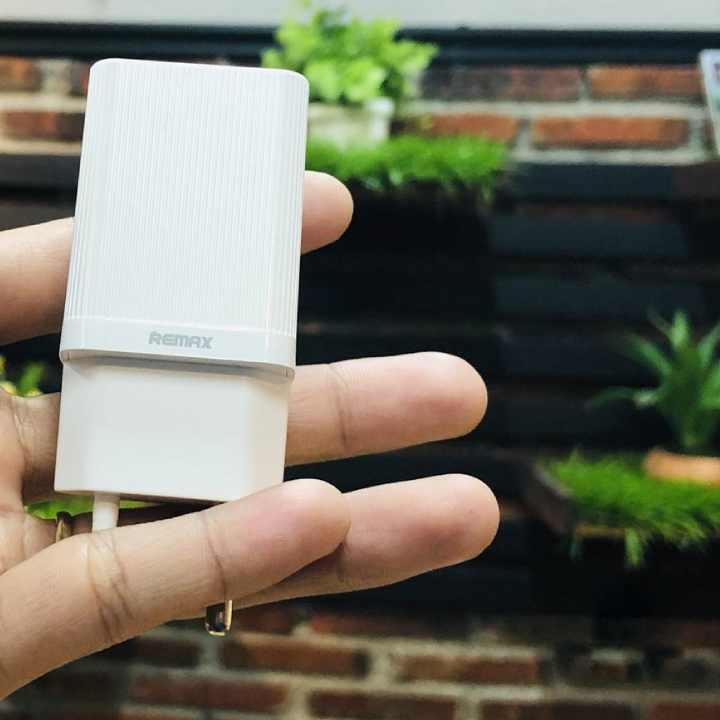 Cốc sạc Remax RP-U42 1 cổng USB max 2.1A