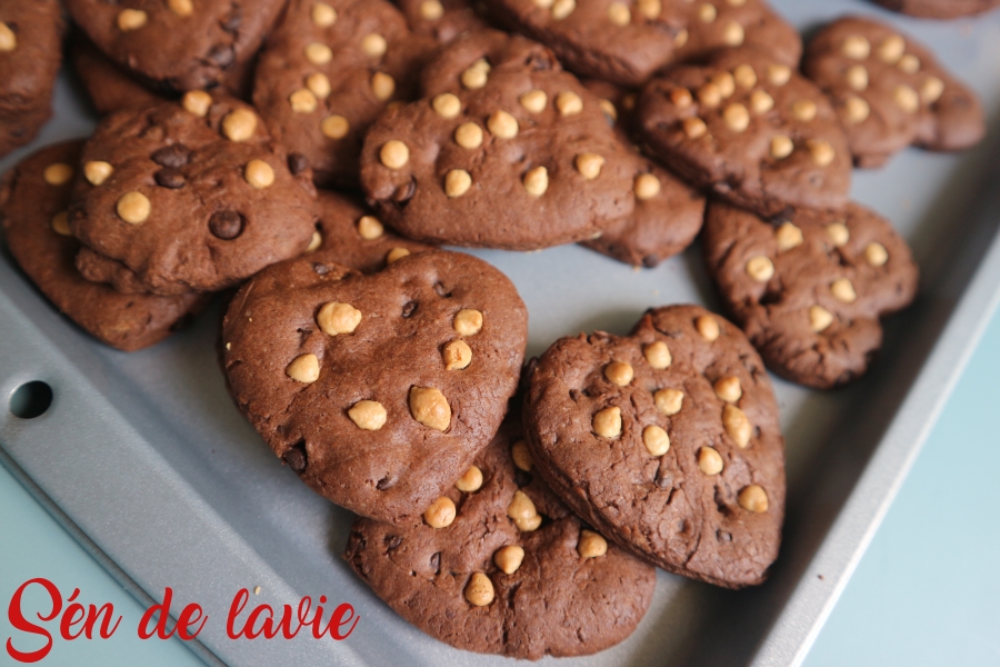 Set bột làm 44 bánh quy sô cô la - gồm bột trộn, nguyên liệu và vật dụng làm 44 bánh cookies sô cô la - Chocolate Cookies