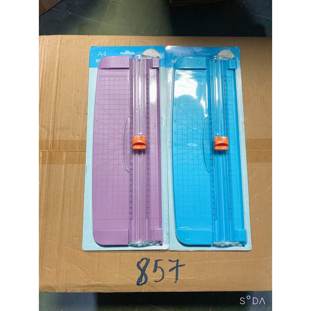 [HCM]BÀN CẮT GIẤY MINI KHỔ A4 ( giao màu ngẫu nhiên )