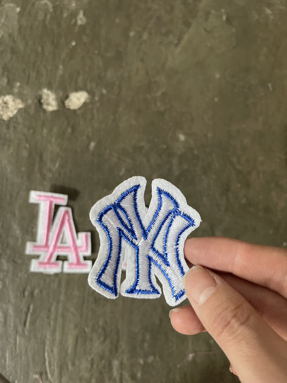 Miếng Sticker Thêu Ủi hình logo thương hiệu cao cấp 02