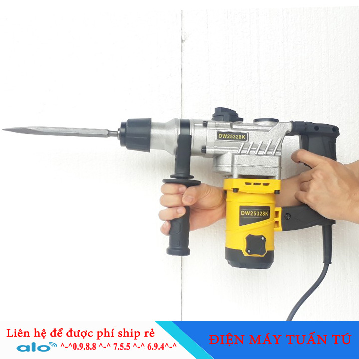 MÁY KHOAN VÀ ĐỤC BÊ TÔNG DW25382K  Liên doanh Đức Thiết kế chuyên dụng có 2 chức năng làkhoan và đục bêtông, có thể khoanđến mũi 32mm và đục phá bê tông, tường xây ....Thay đổichứ năng bằng công tắc xoaytrên đỉnh máy.
