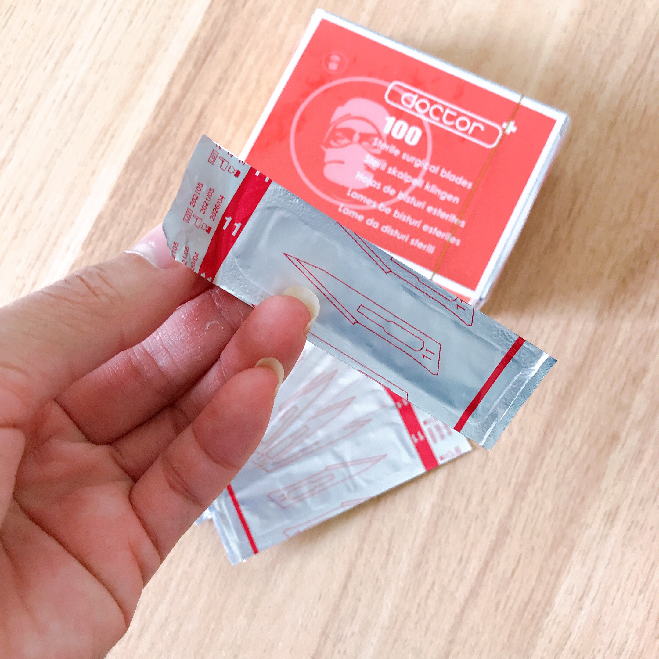 Lẻ 10 Dao 11 Nặn Mụn cho spa