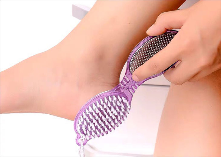 Dụng cụ chà gót chân tẩy da chết