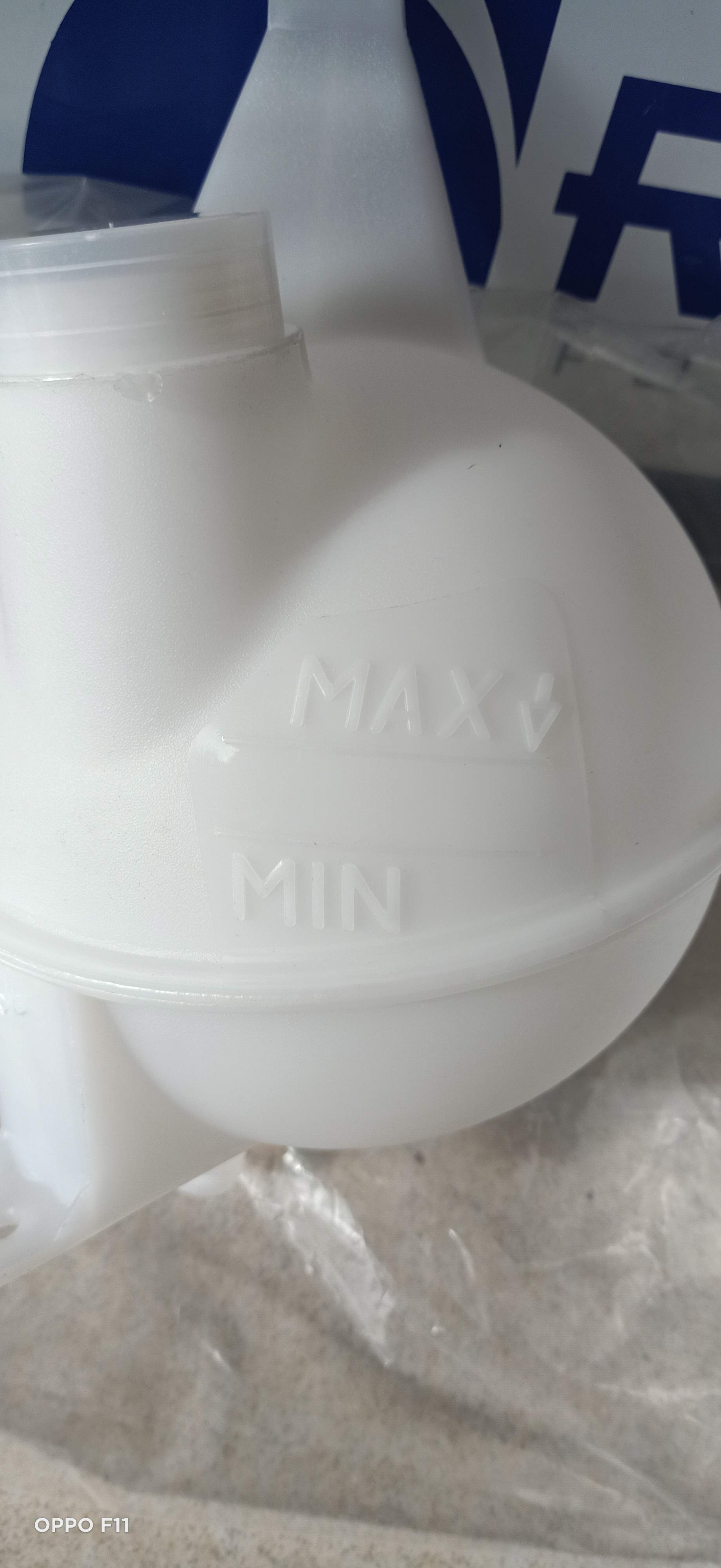 Bình Nước Phụ Xe Ford TRANSIT chính hãng