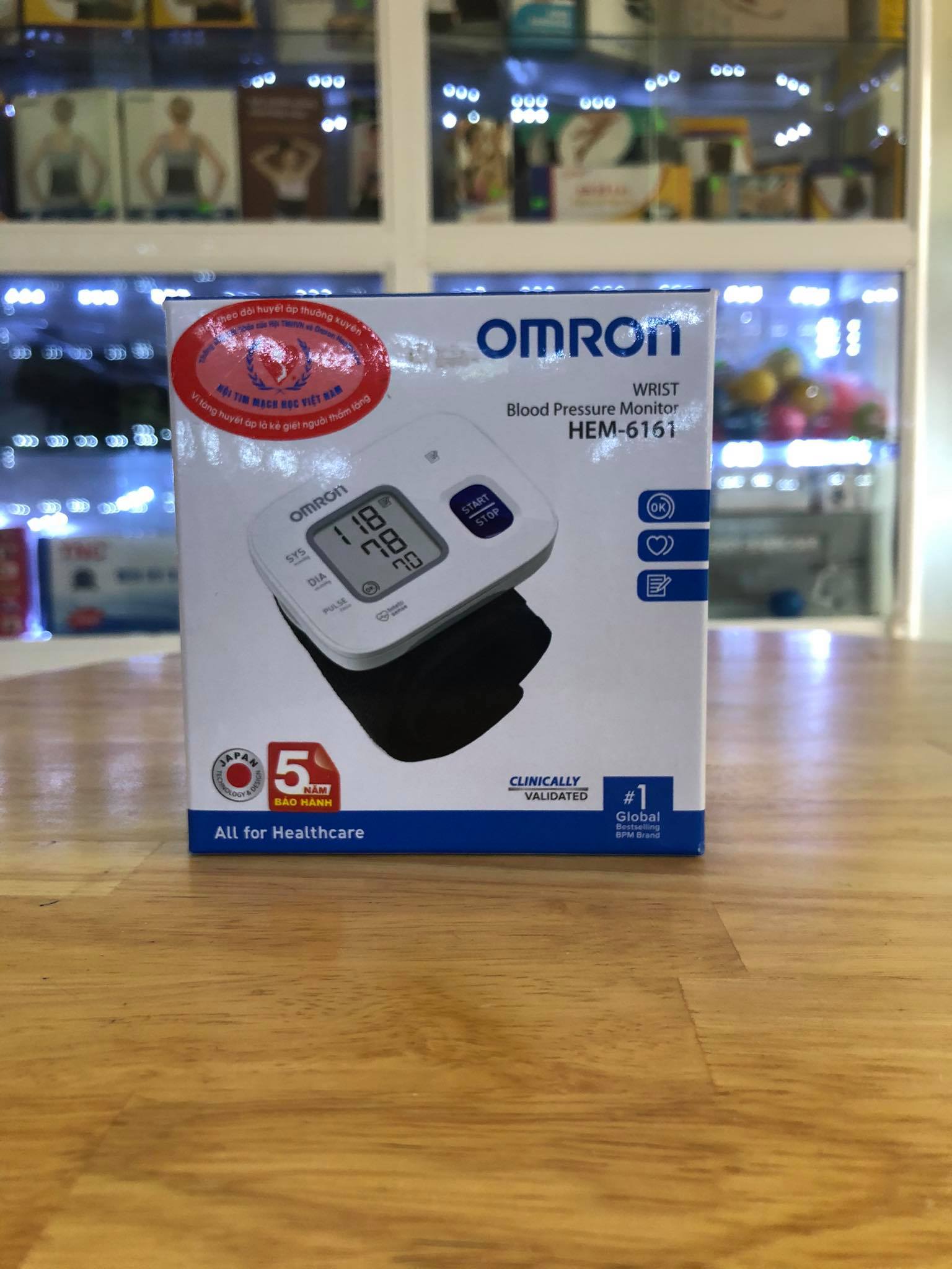 máy đo huyết áp omron hem-6161