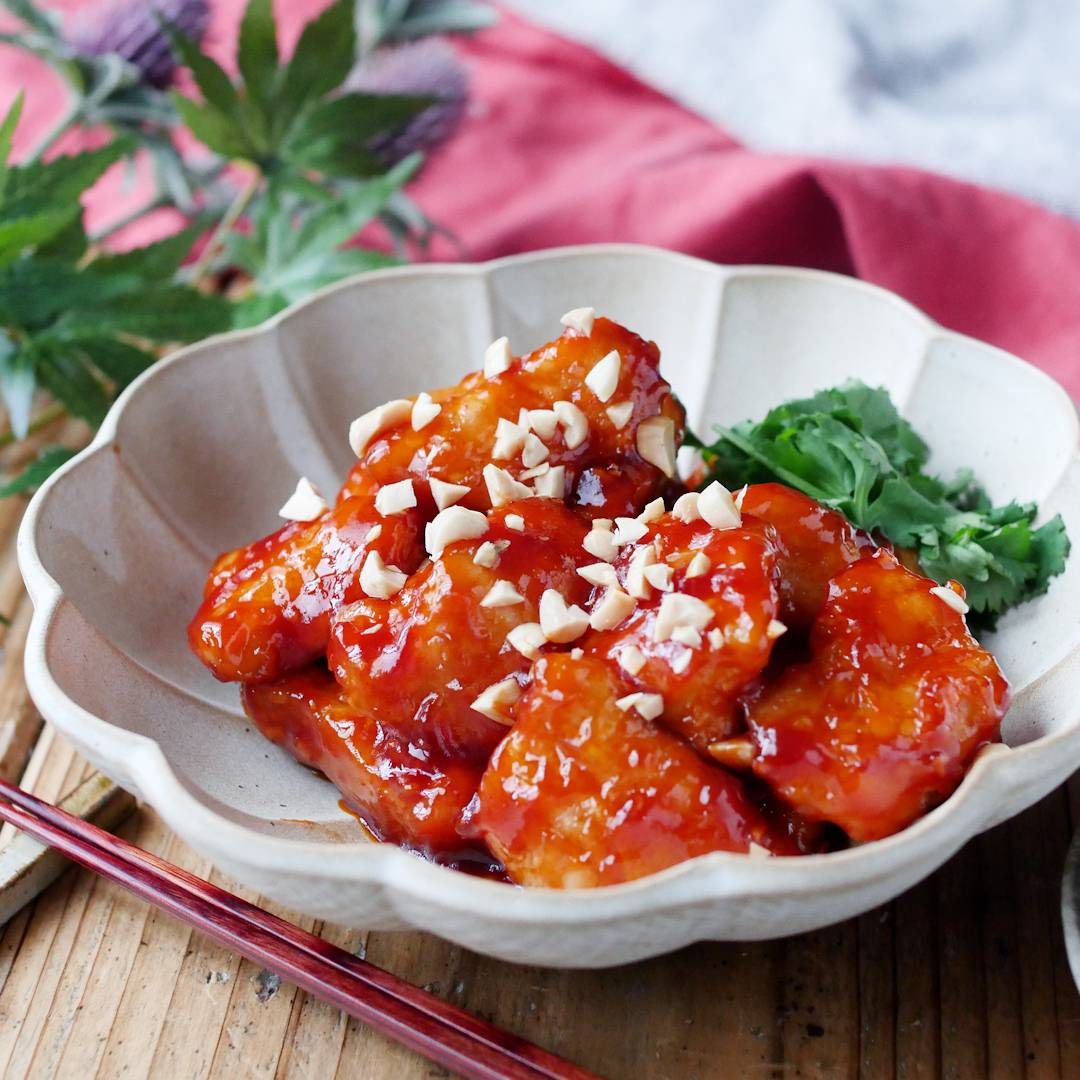 Xốt gà cay Yangnyeom Ebara 595g