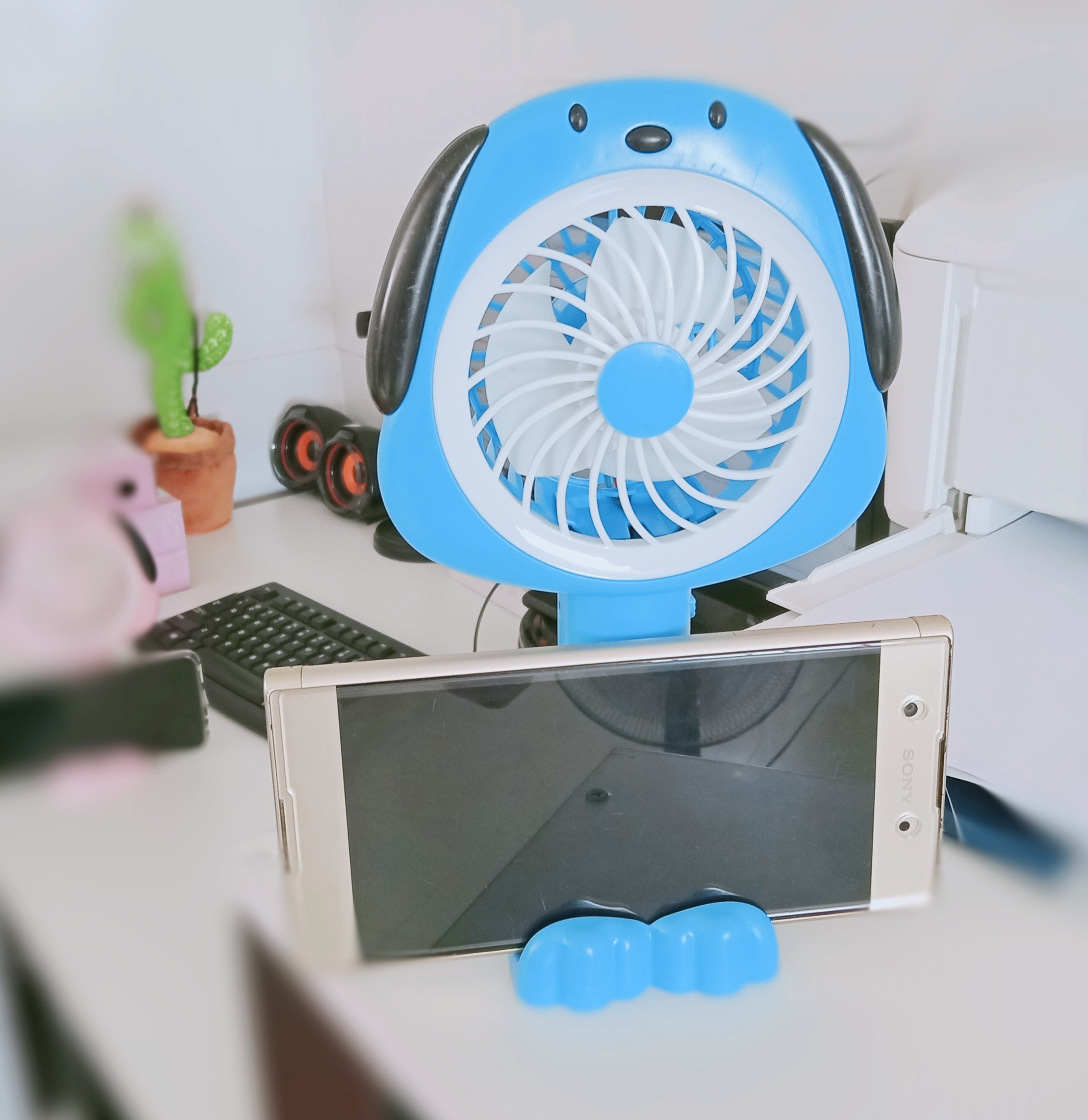 quạt sạc mini có đèn