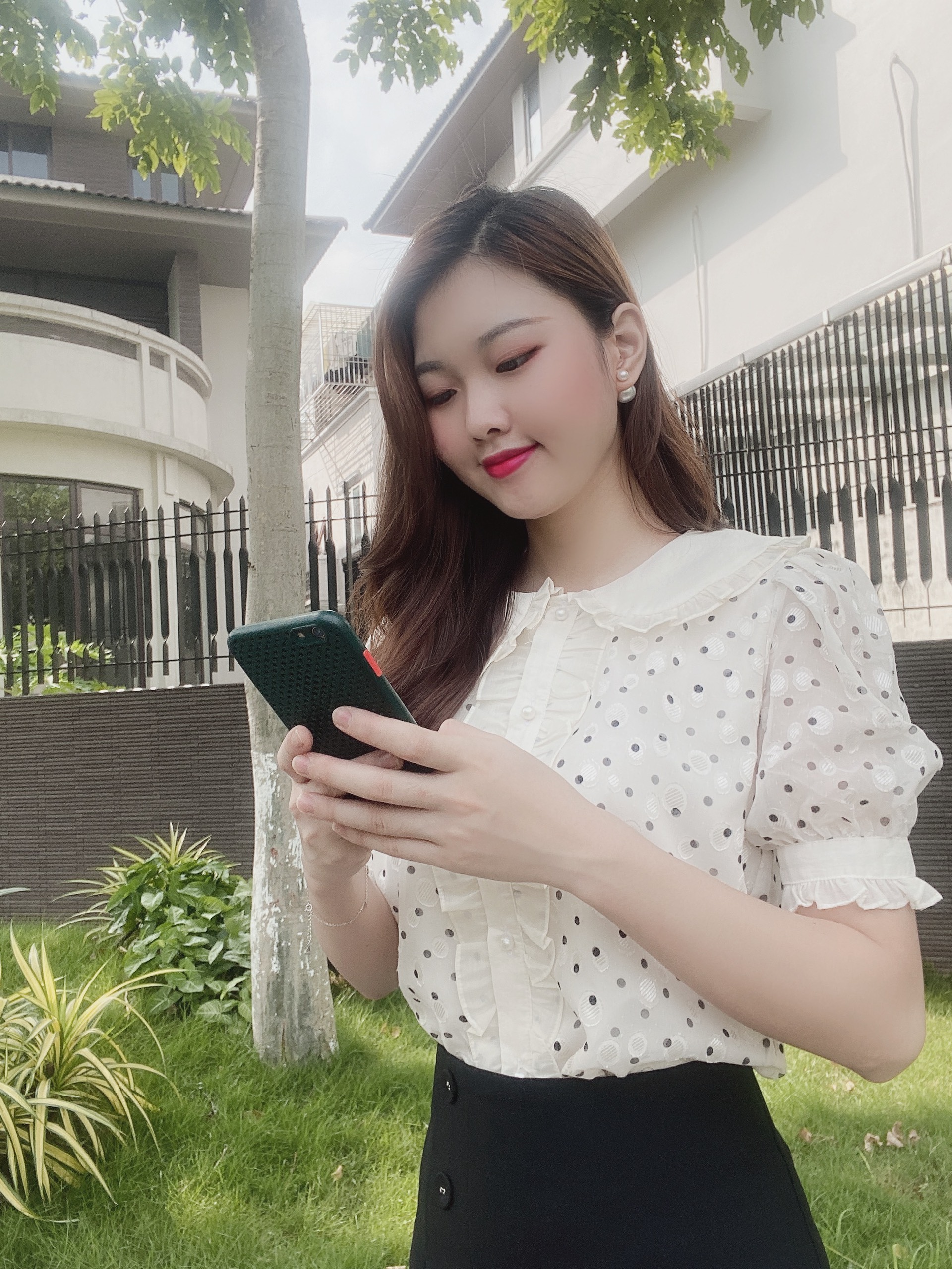 Áo chấm bi nữ