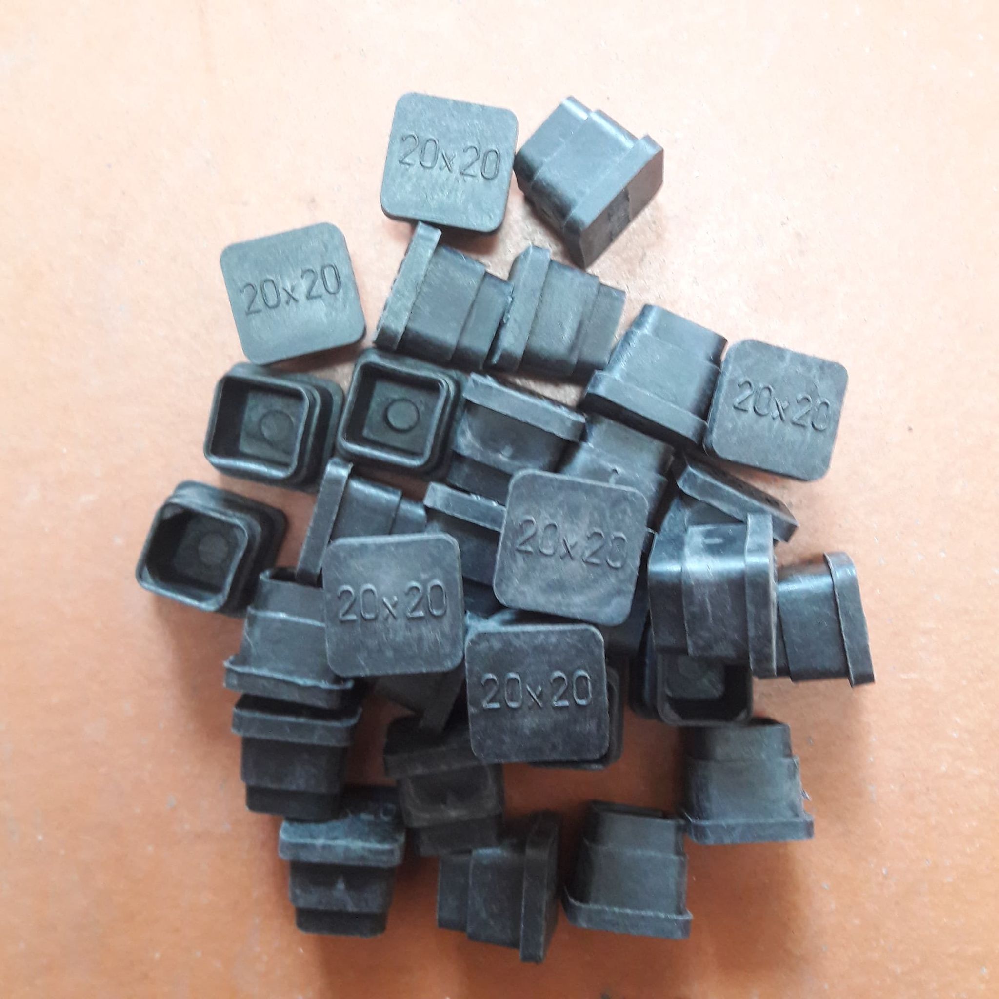 100 nút bịt trong 20 x 20mm, nút bịt ống vuông
