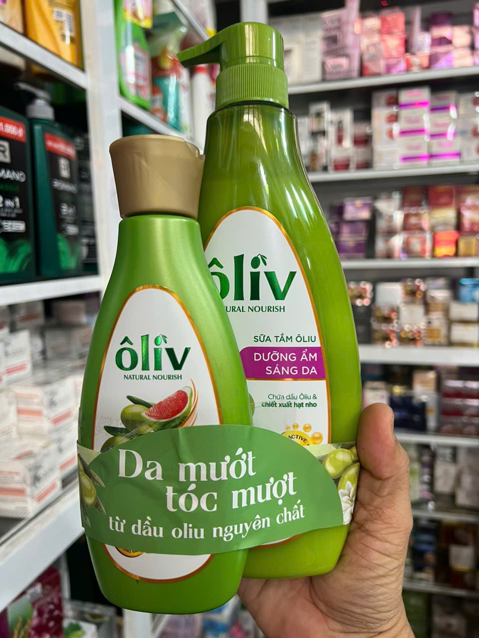 [HCM]SỮA TẮM  OLIV DƯỠNG ẨM SÁNG DA 650ML kèm tặng