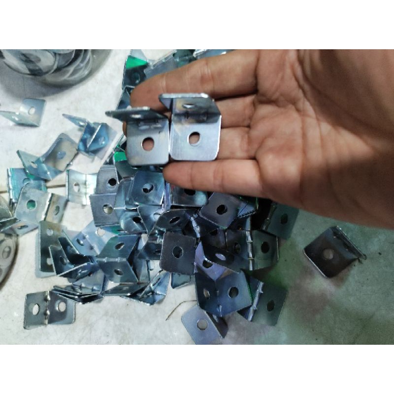 Combo 10 cái ke cân 2 lỗ bảng 2,2cm ke góc tủ