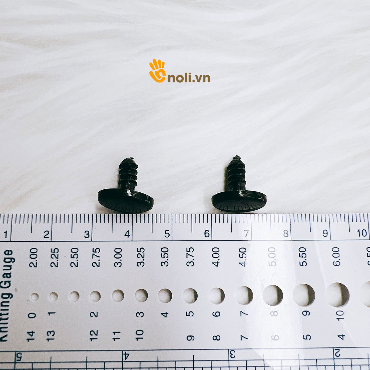 Oval eyes with safety latch (10 pairs including latch)
