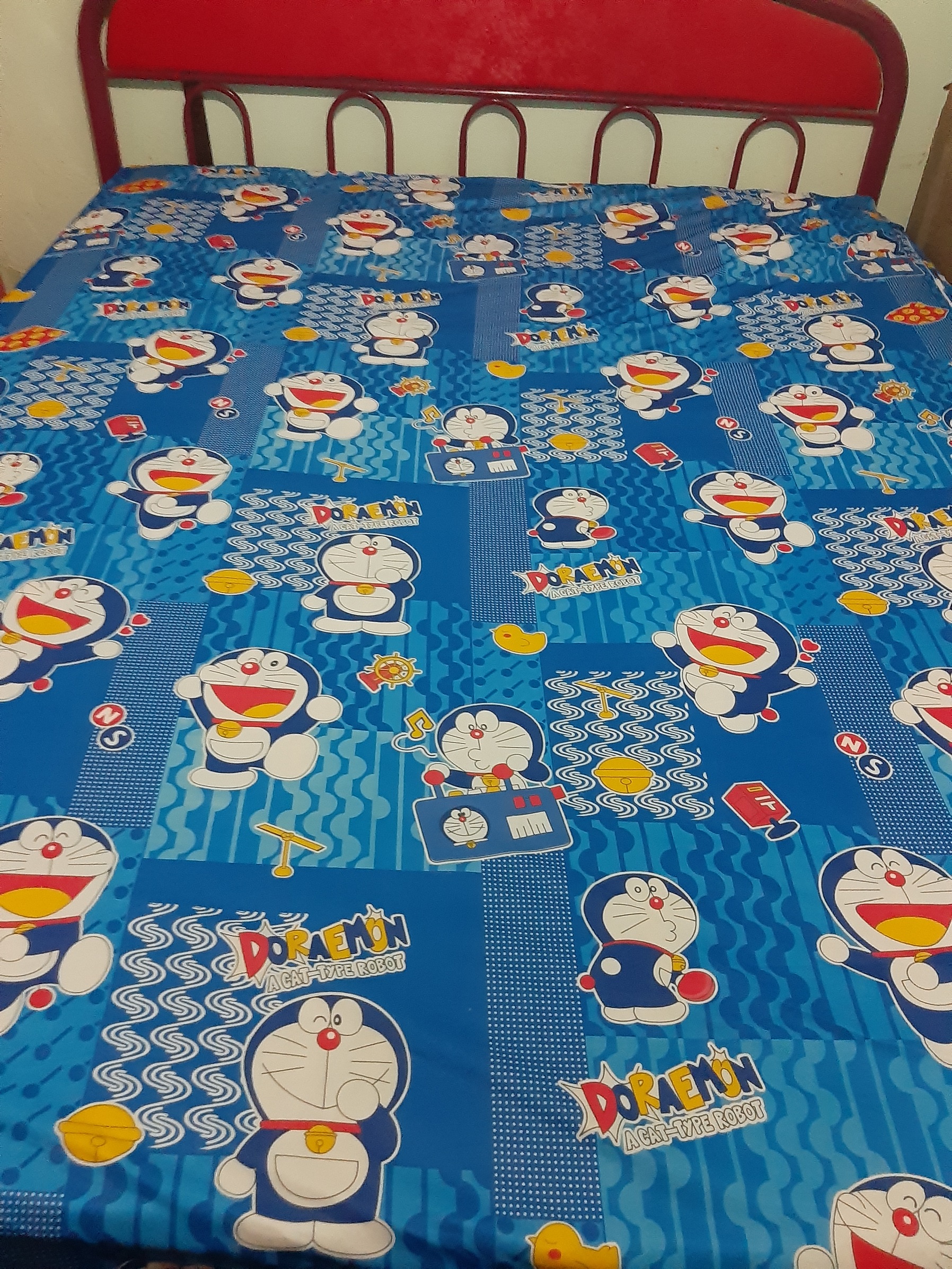 Ga trải giường nệm hình Doraemon, bông hoa