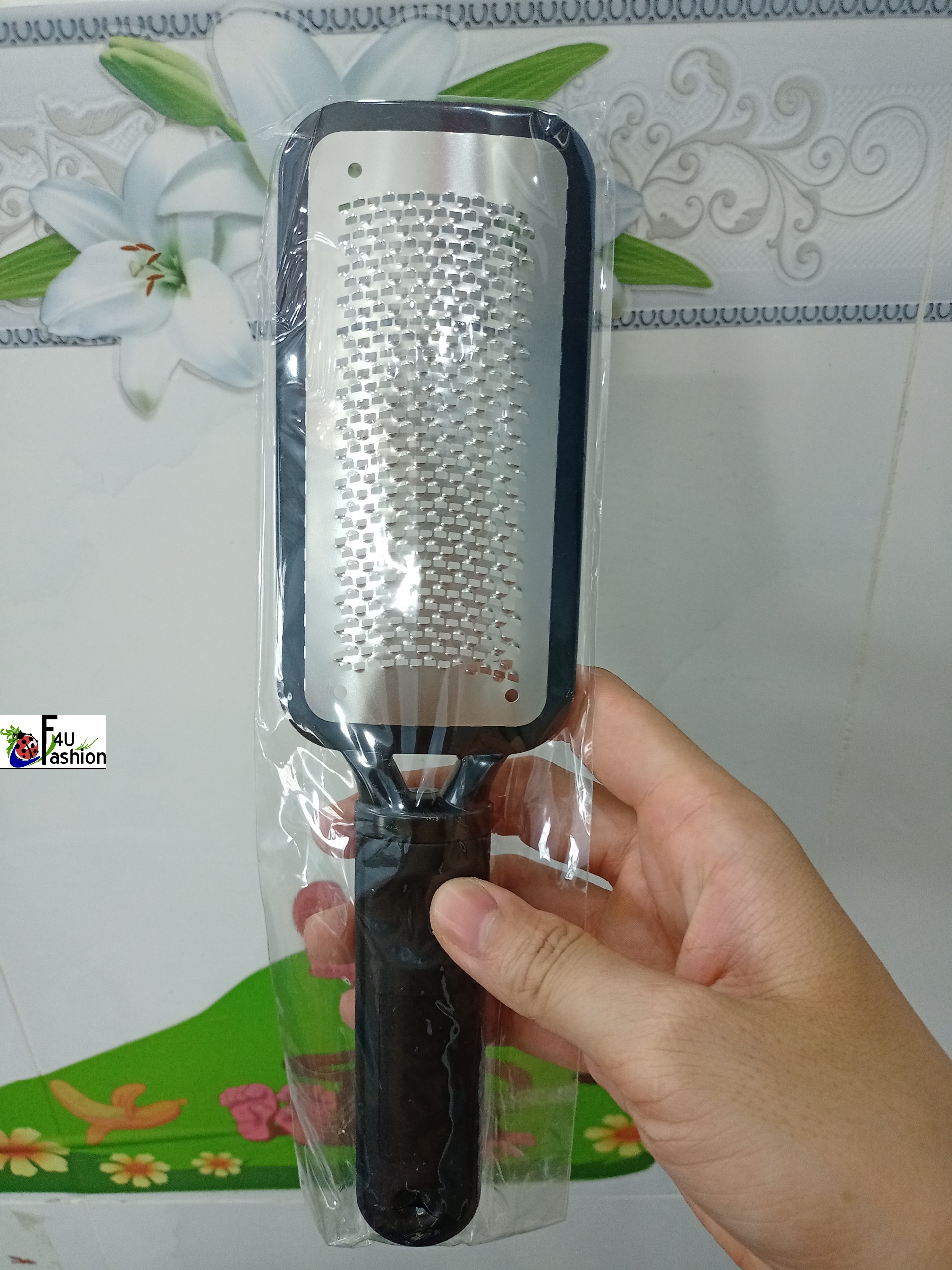 Dụng cụ chà gót chân bằng inox