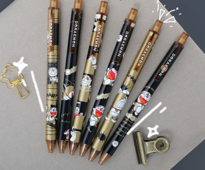 Bút bi Doramon mực đen ngòi 0.5mm