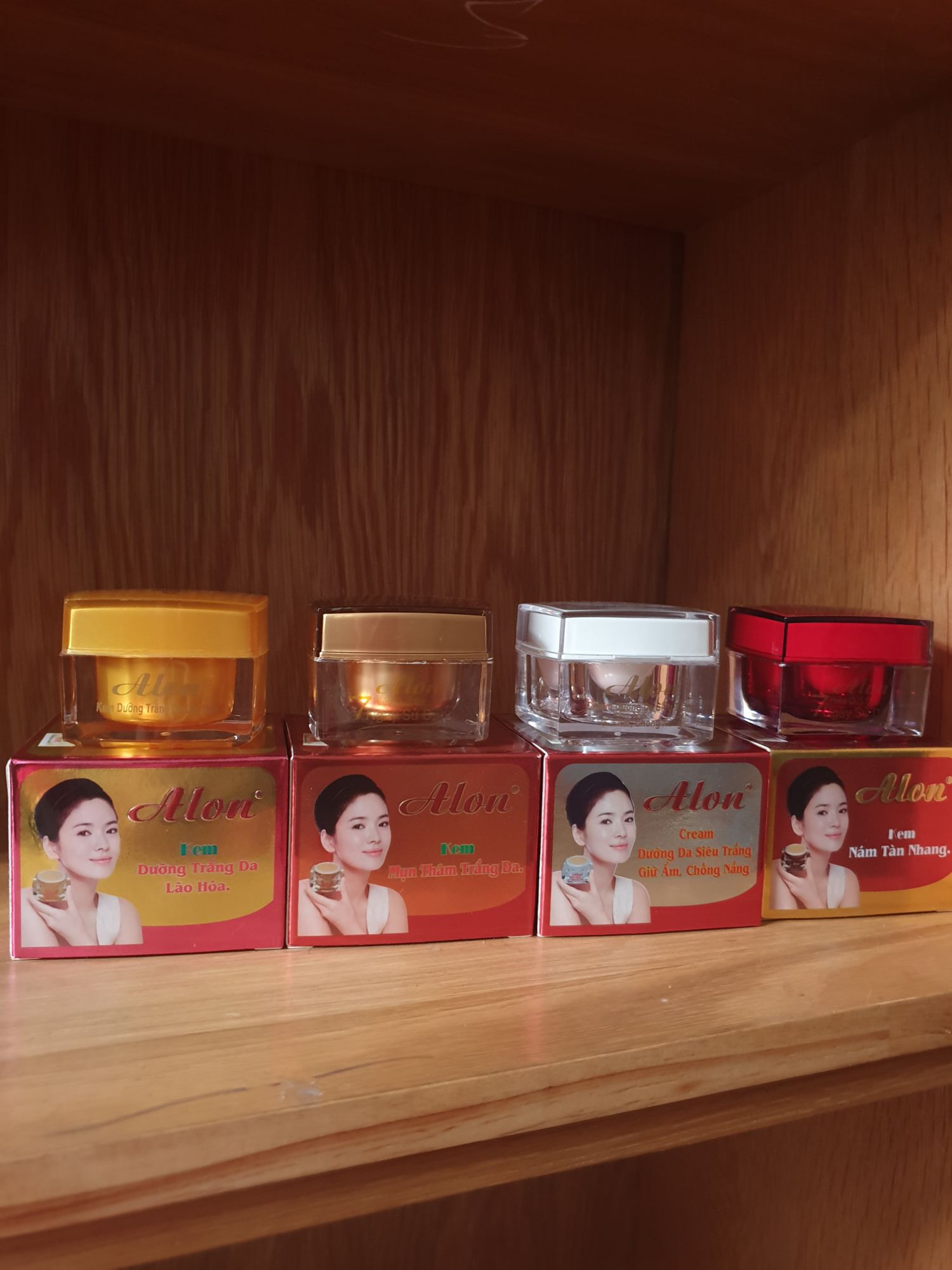 [HCM]Kem alon dưỡng da chông lão hóa 17gr.