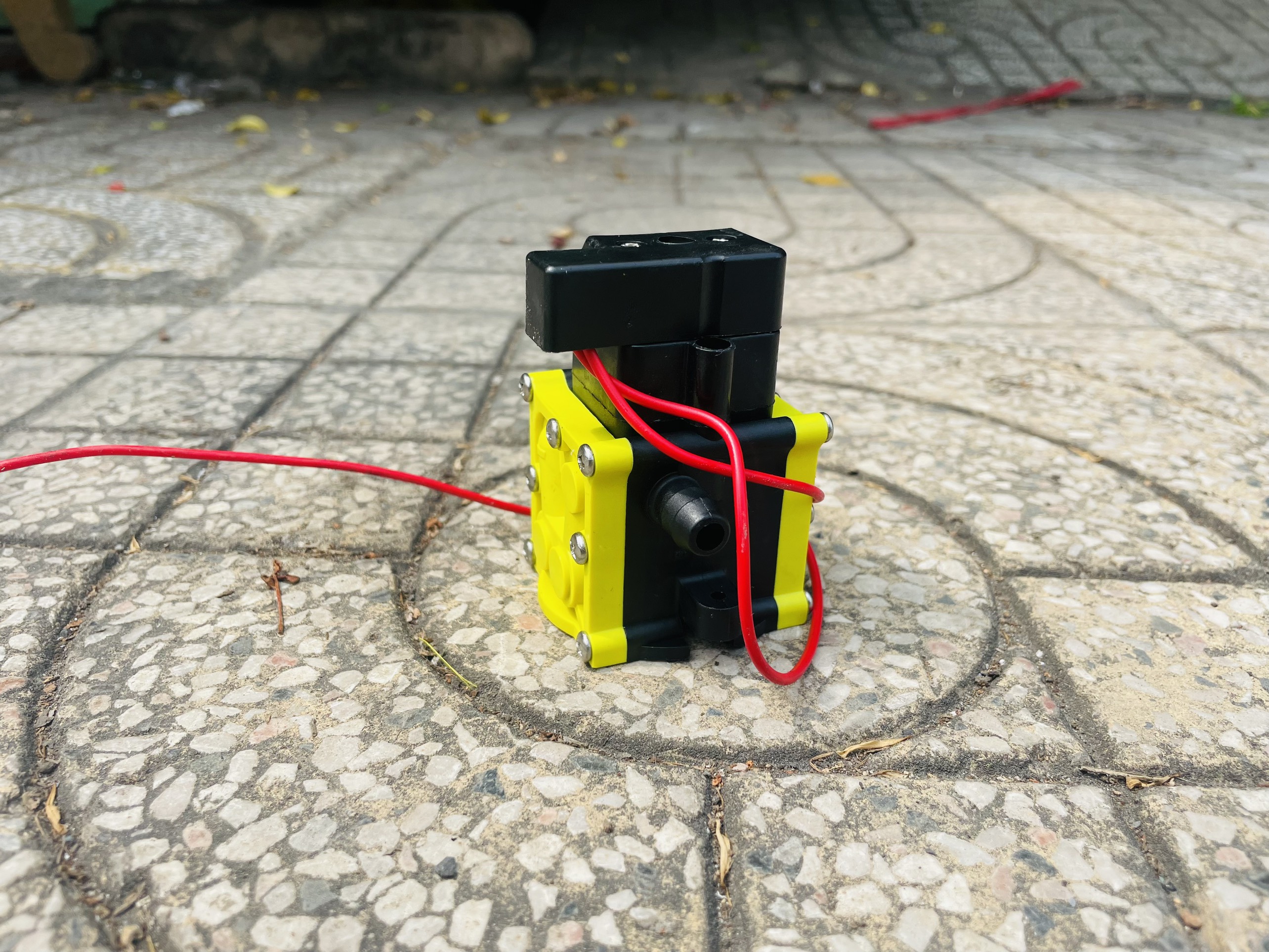Đầu bơm dùng cho máy bơm mini rửa xe, phun sương