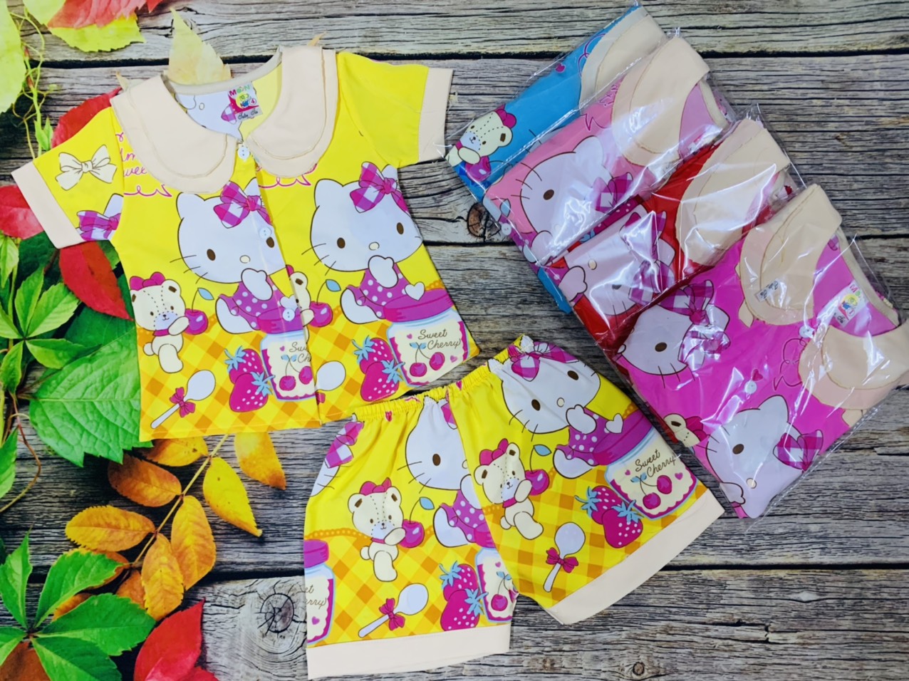 Bộ Lụa Tay Ngắn Cổ Sen Bé (6-18kg) (giao họa tiết và màu ngẫu nhiên)