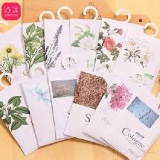 Túi Thơm Để Tủ Quần Áo Kèm Móc Treo (Mùi ngẫu nhiên)