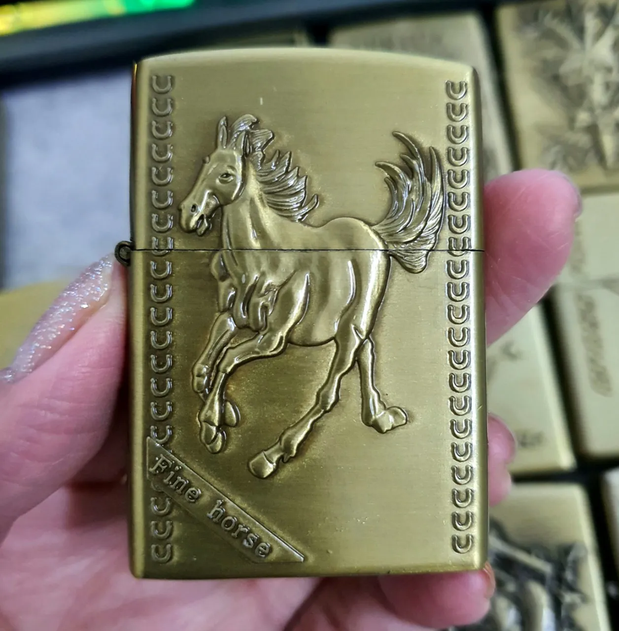 Bật Lửa Xăng Đá Zippo Sưu Tầm Vàng Đồng (Nhiều Mẫu)