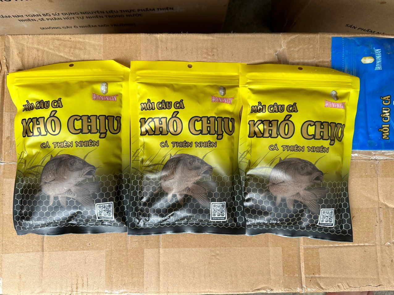 Mồi Câu Cá Khó Chịu XANH, ĐỎ, VÀNG, ĐEN, TRẮNG - MỒI CÂU CÁ