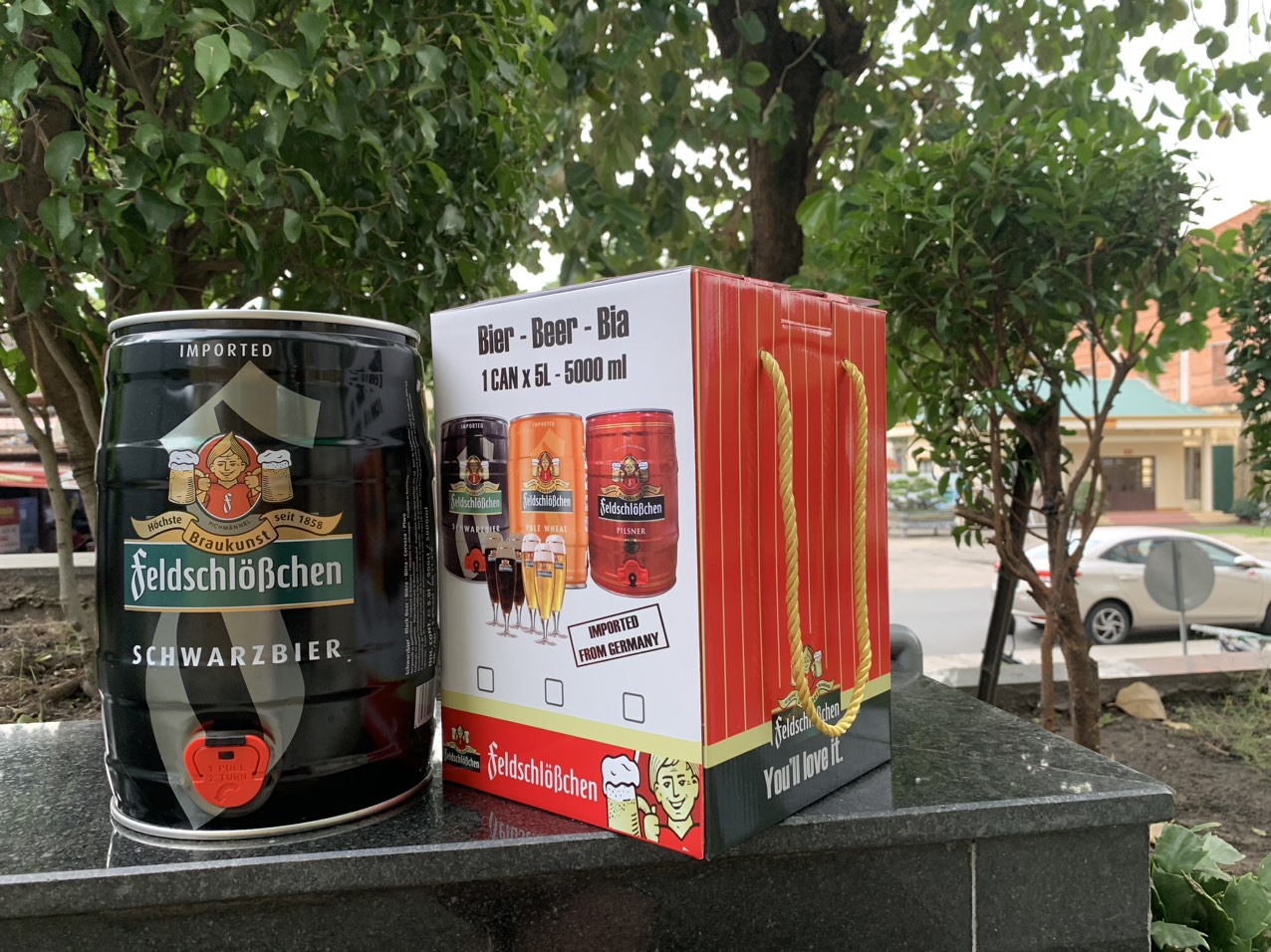 Bia Đức FeldschloBchen Schwarze 5 Lít