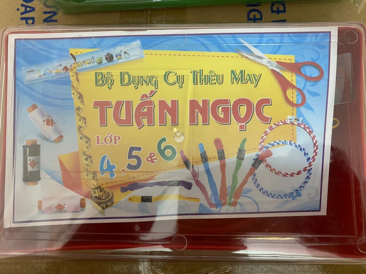 Bộ dụng cụ cắt may thêu lớp 4, 5, 6 ( Hộp Màu Ngẫu Nhiên )