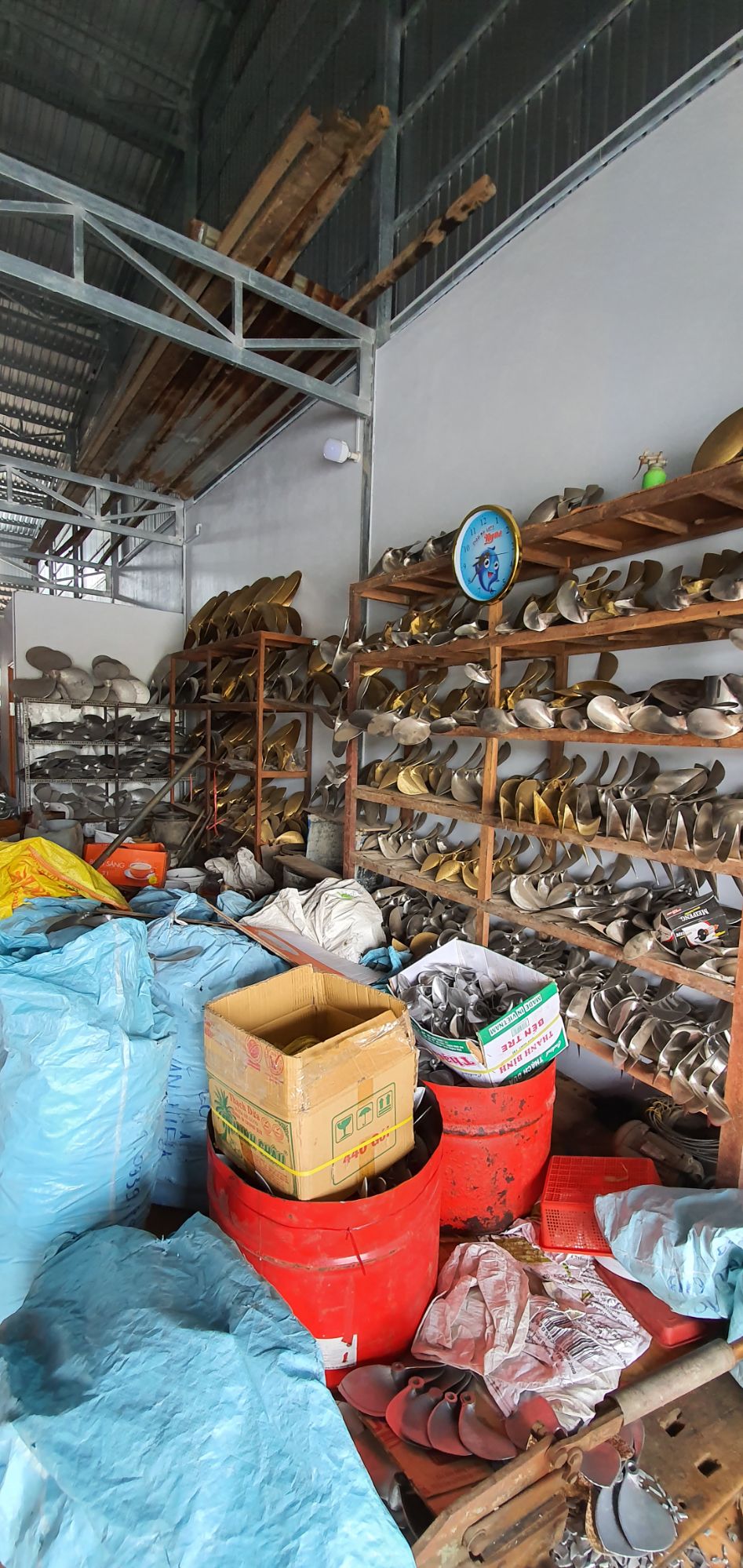 chân vịt inox