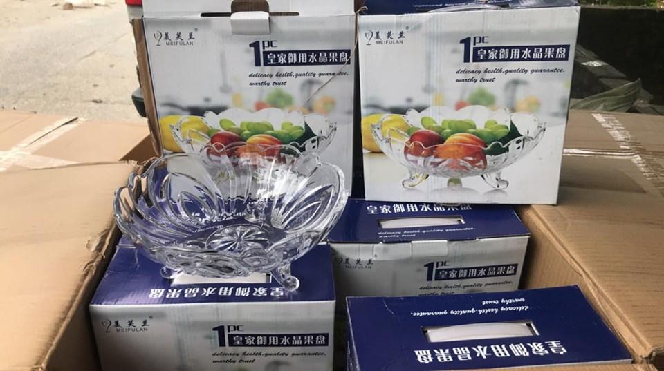ĐĨA THUỶ TINH 3 CHÂN MÀU TRĂNG CAO CẤP
