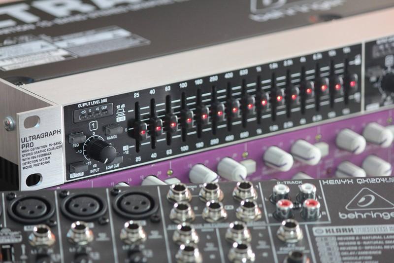 LỌC XÌ BEHRINGER FBQ1502HD EU CAO CẤP