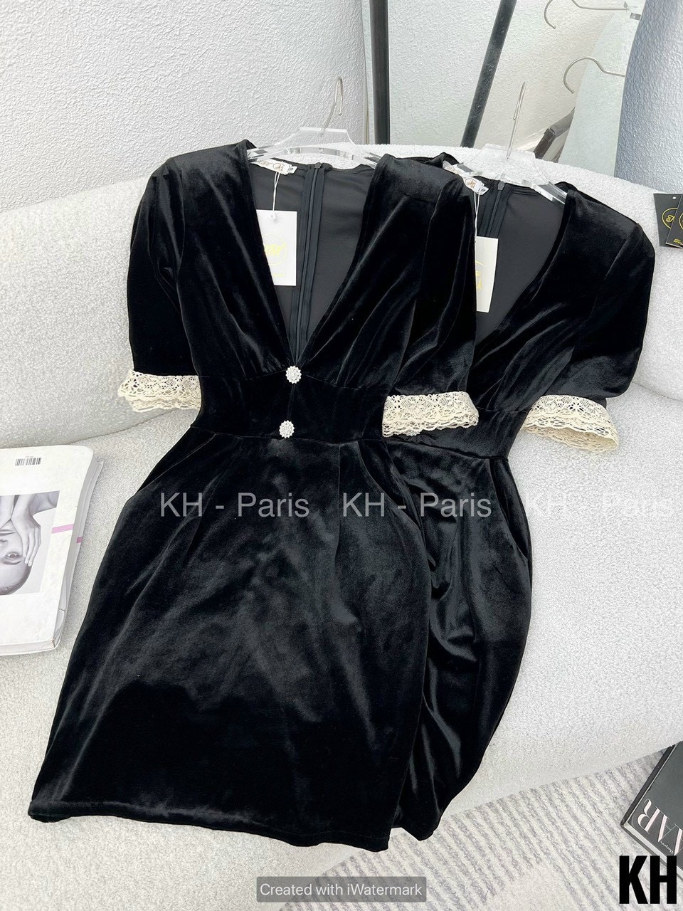 Váy body cổ V đính cúc chất nhung tuyết dày dặn