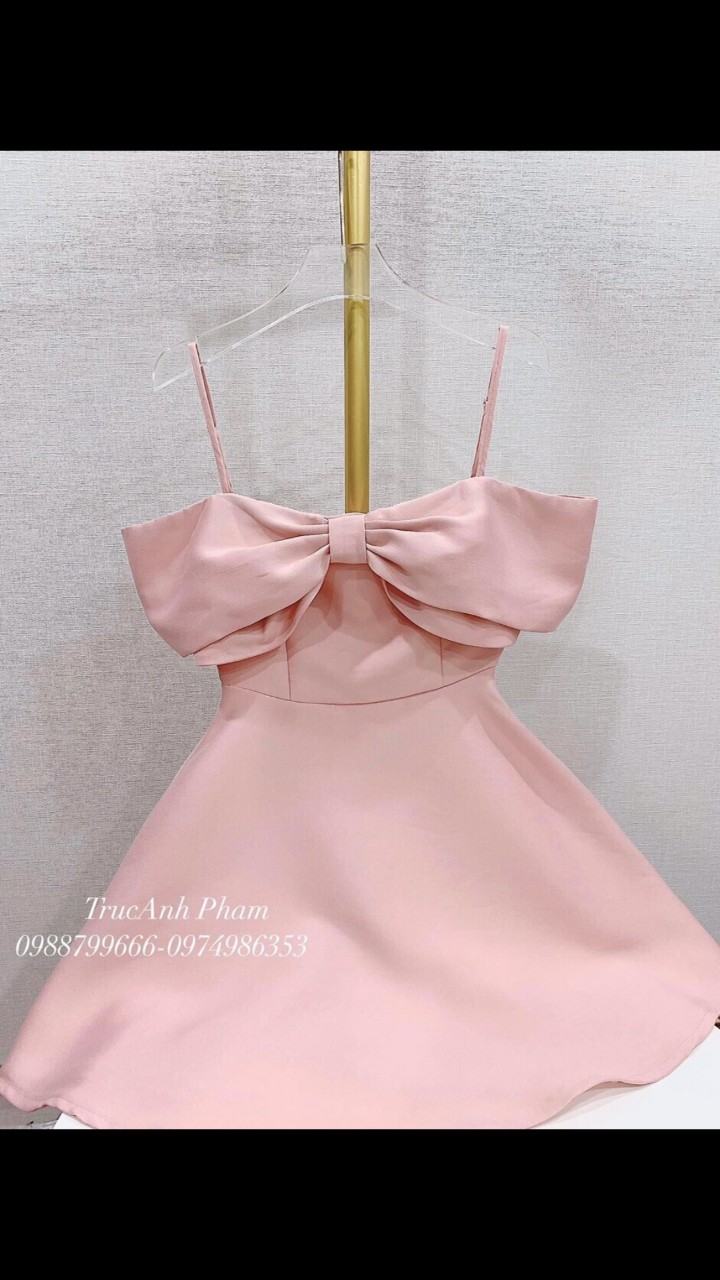 Đâm hai dây đính nơ ngưc cực xinh