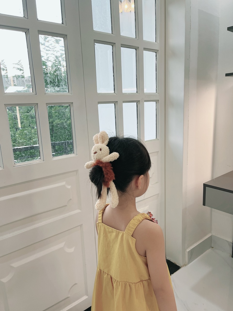 Kẹp tóc cào tóc hoa Ngọc tua rua 3 răng dễ thương cho bé