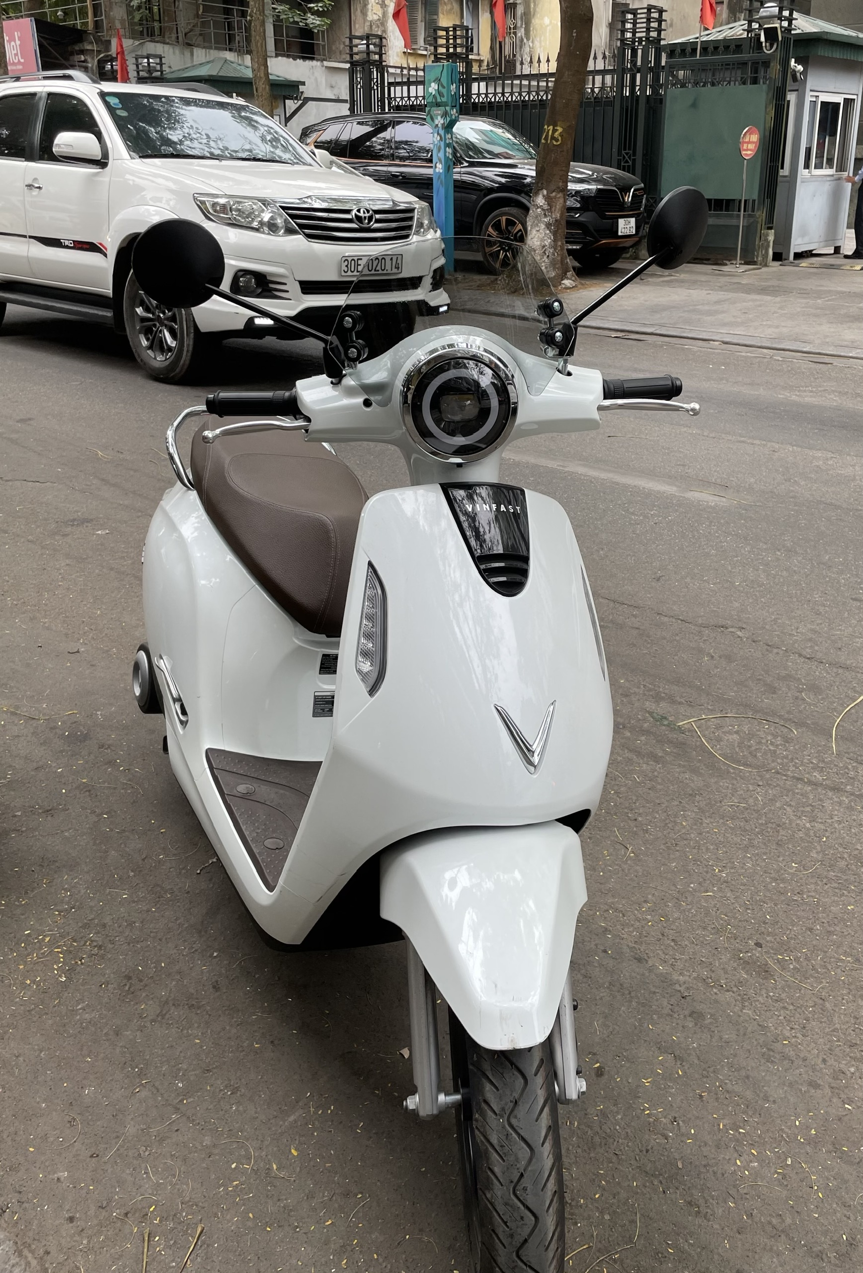 Kính chắn gió xe máy điện Vinfast Evo200