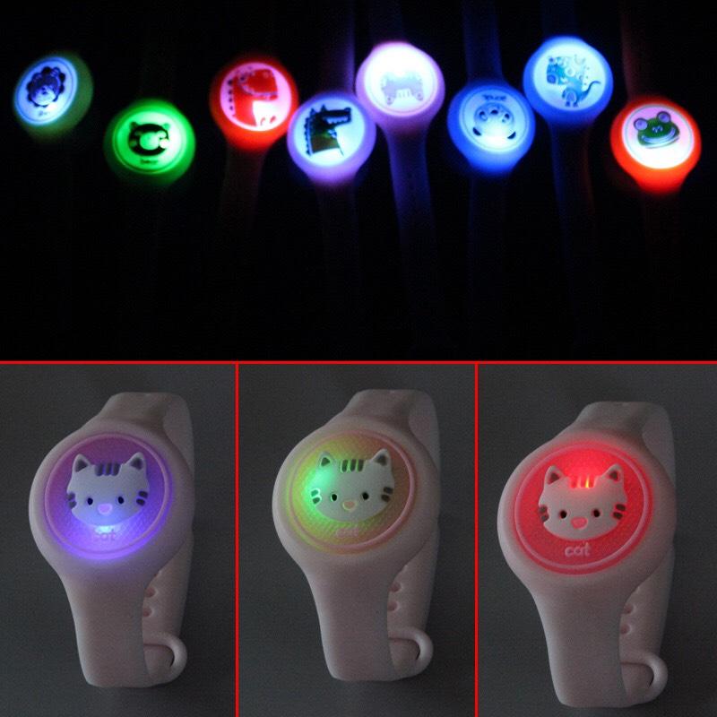 Vòng tay đuổi muỗi cho bé có đèn led phát sáng