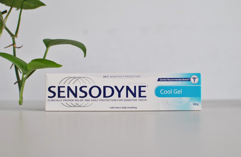 Kem Đánh Răng Mát Lạnh Sensodyne Cool Gel 100g