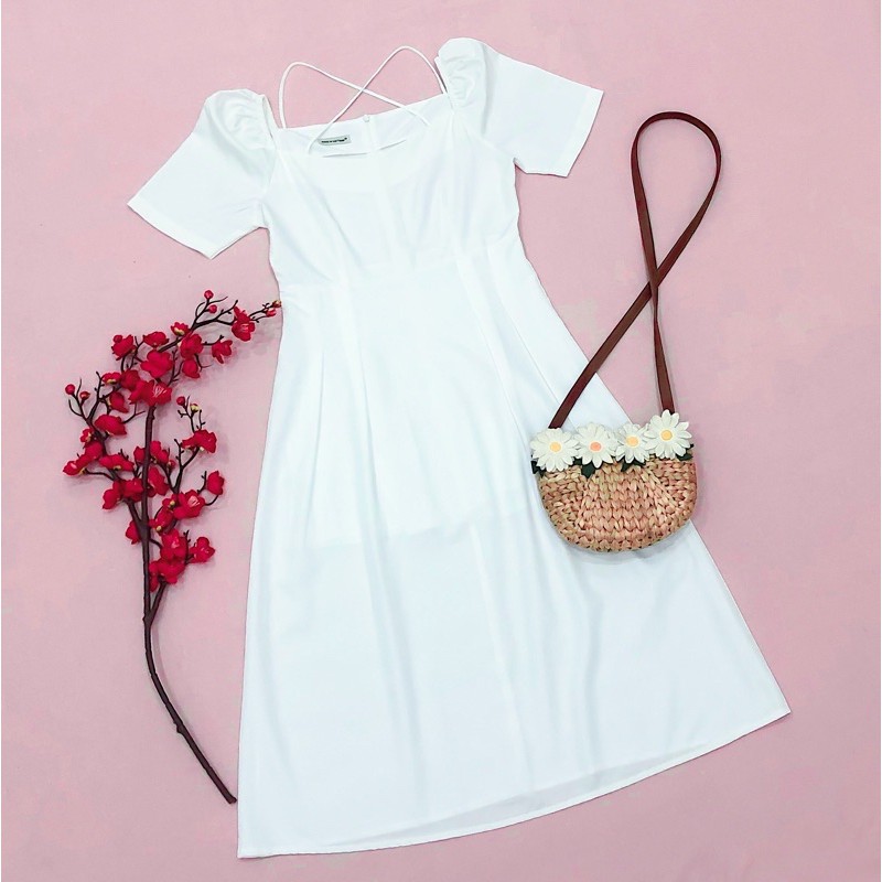 Đầm trắng chéo dây form dài