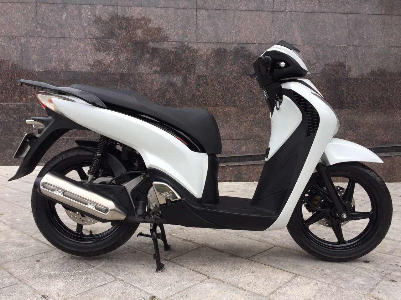 Viền ổ khóa xe SH - chất liệu cao cấp