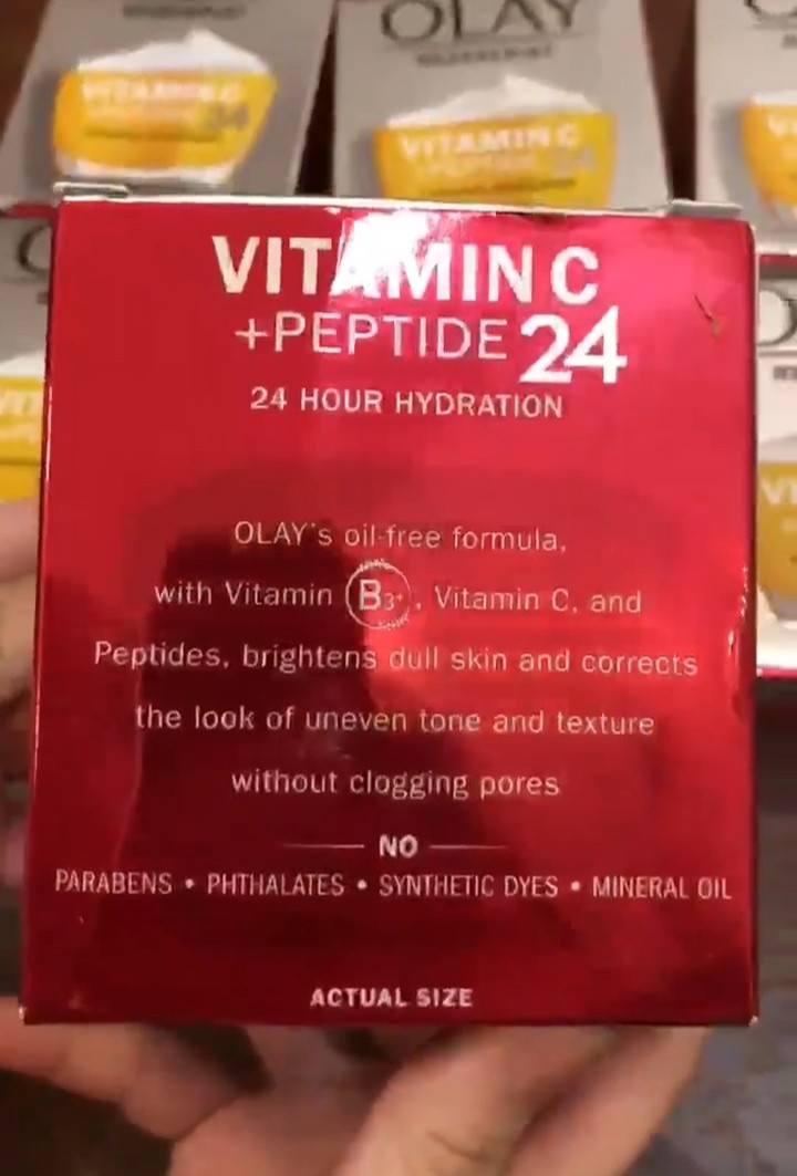 Kem dưỡng da Olay vitamin C peptide 24 hydrating moisturizer